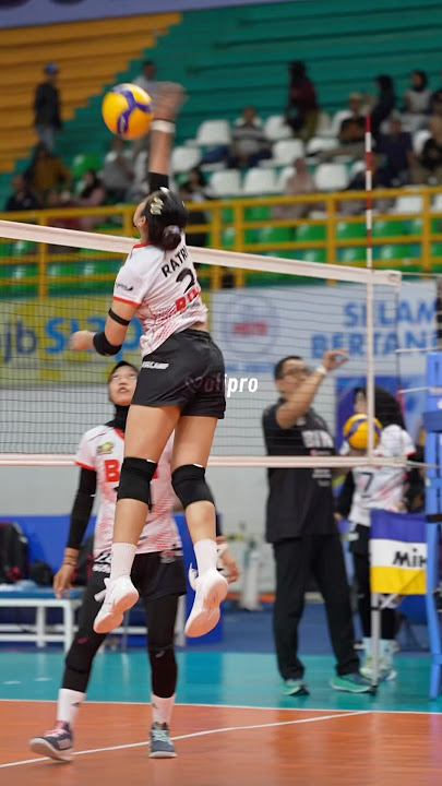Warming Up Keren Ratri Wulandari sibocah terbang yang venomenal
