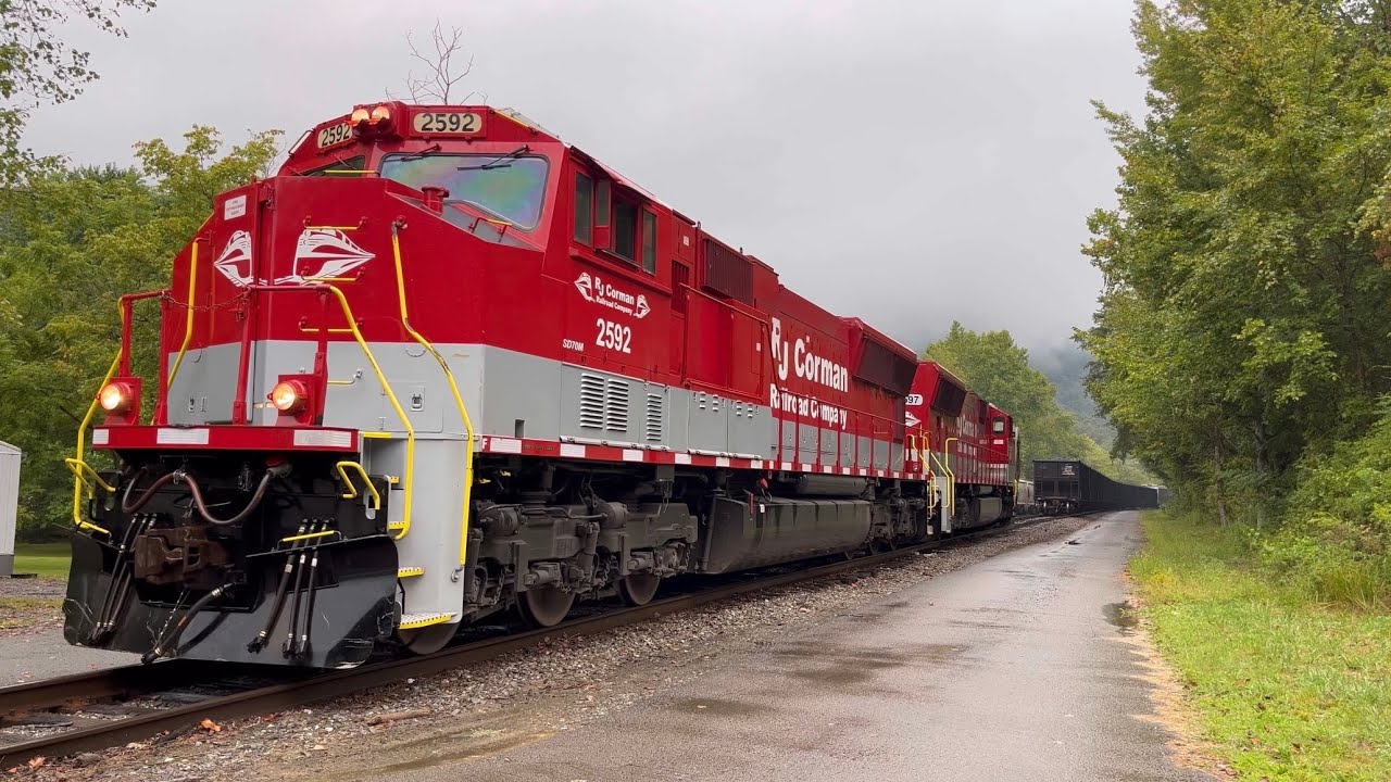 Rainy Day Switching! | Setting Out Storage Cars!