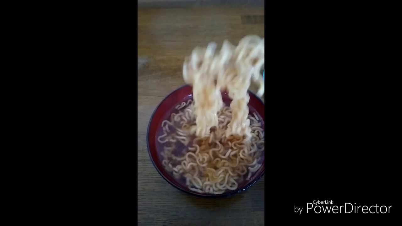 ガリボリラーメンはお湯で沸かして食べるとどんな味がするのか Youtube