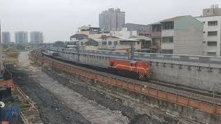 111/2/22 7202次過中華陸橋