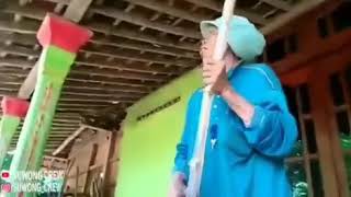 Wong tuwel misoh misoh lucu