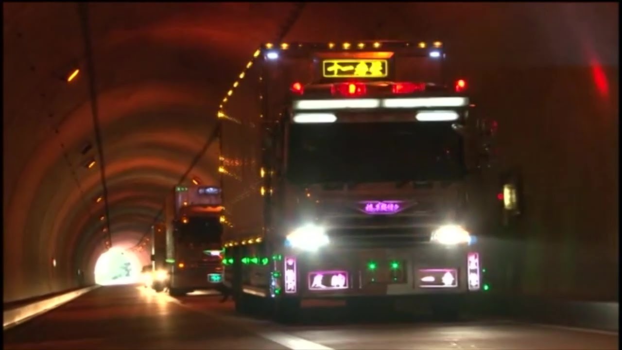 鮮魚をエサに加工するべく満艦飾の箱車が勢州路を疾走す！　前編