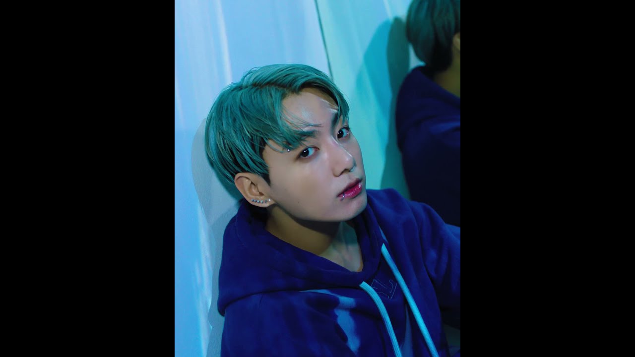 BTS Jung Kook FASHION FILM l 𝗩𝗢𝗚𝗨𝗘 𝗞𝗢𝗥𝗘𝗔, 𝗚𝗤