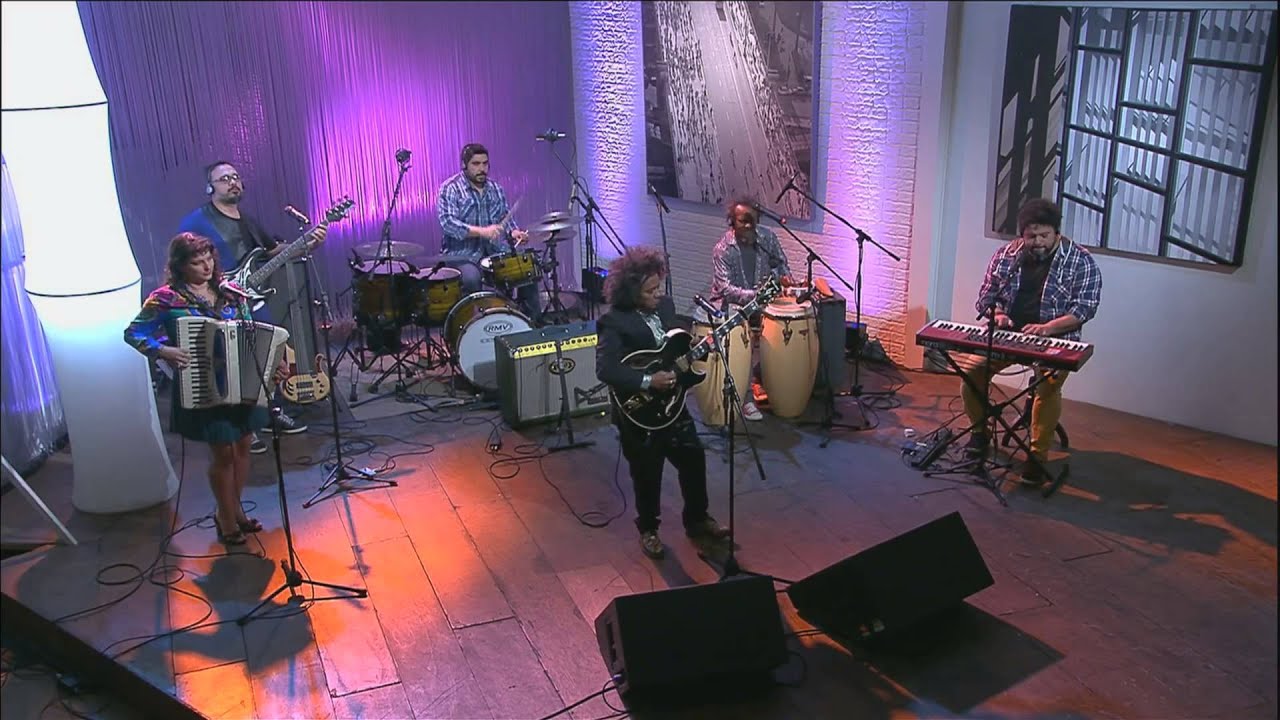 Chico César canta Caninana no Metrópolis (28/07/2015) - YouTube