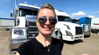 Aniołek w myjni, Angel at truck wash - Iwona Blecharczyk