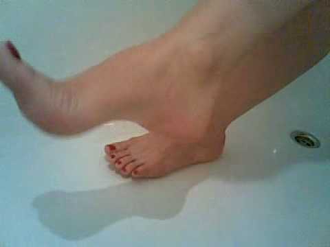 messy feet honey