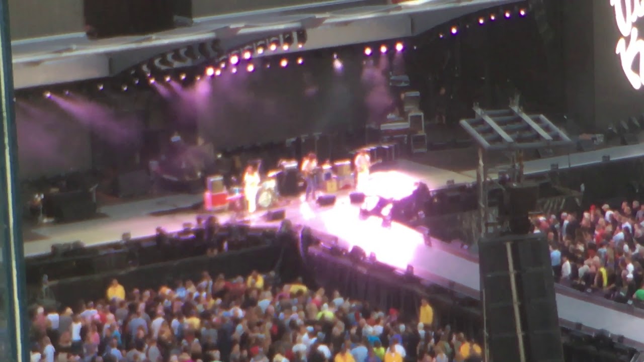 Vista Kicks Marceline YouTube