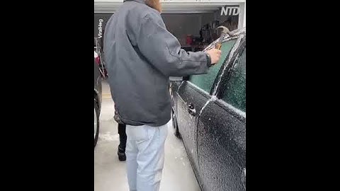 using hammer 🔨 to open a frozen car door