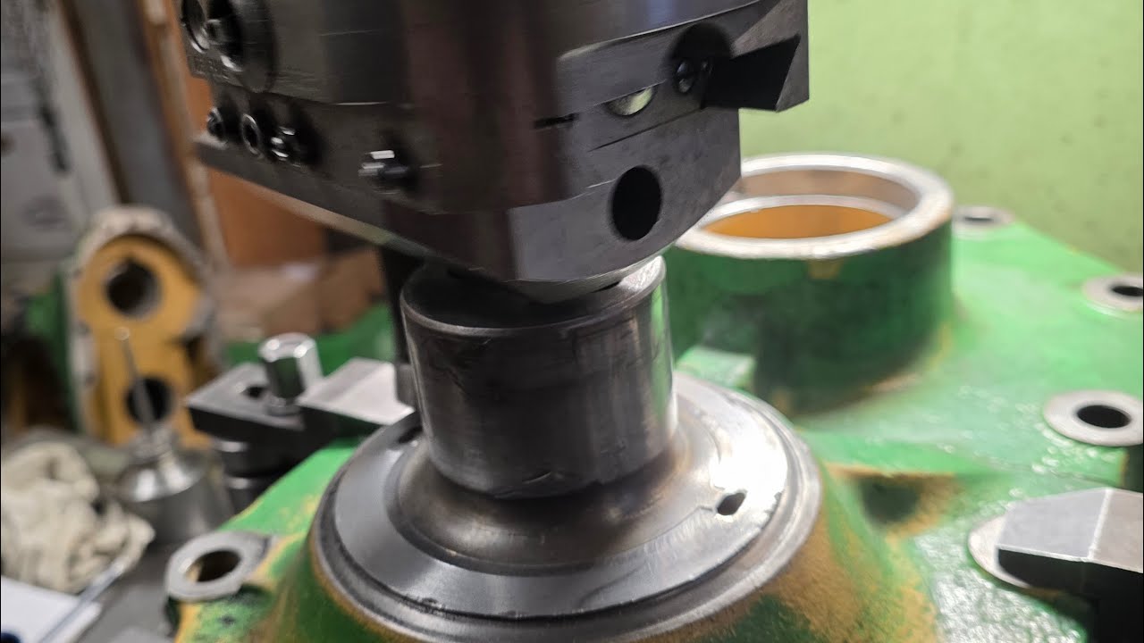 Відновлення продольного люфту міст 1300 John Deere 