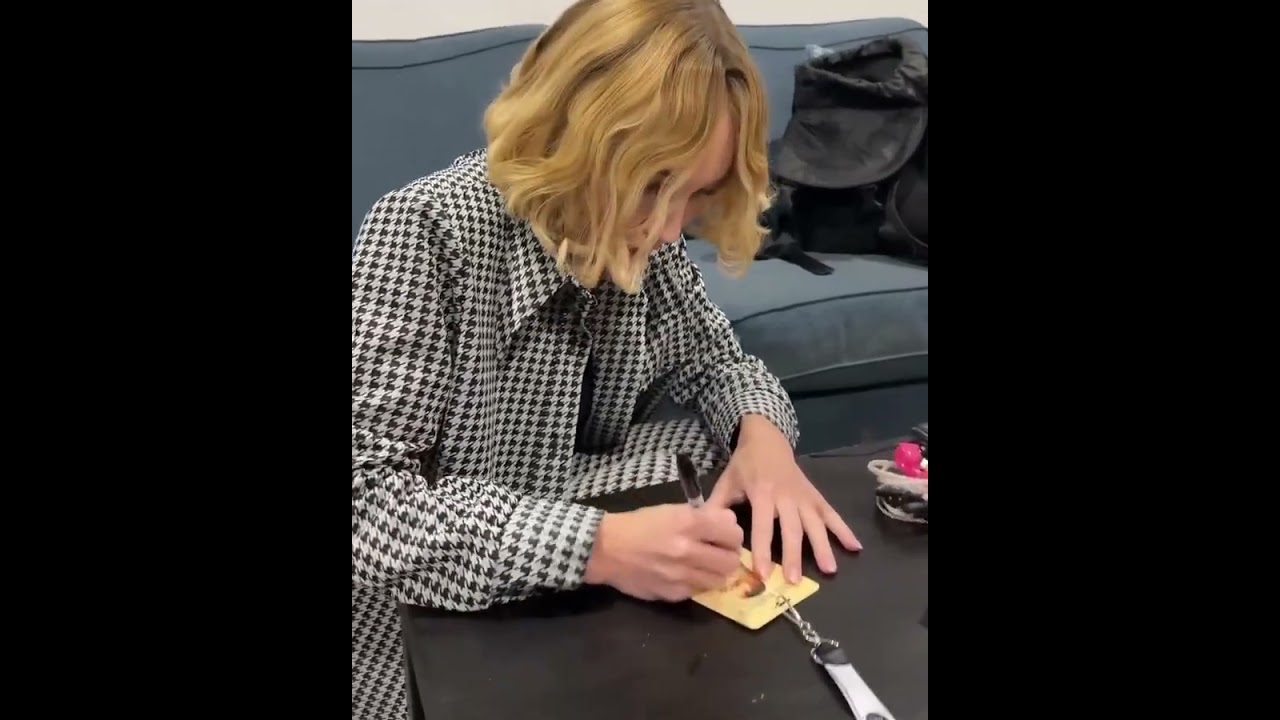 It's been so much fun meeting my VIPs on tour ! Just a few spots left on select dates 😘