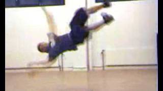 bboy moy havikoro doing  power