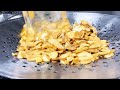 【ガリハラ】蒜苗炒肉丝　行者にんにくの茎と蕾と豚肉の細切り炒め　Stir-fried shredded pork with ultra garlic and victory onion