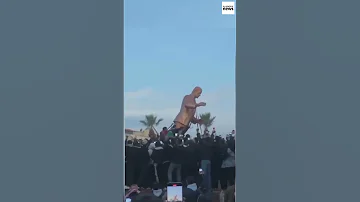 Hafez Al Assad S Statue Toppled In Latakia 