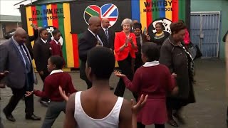 Tournée africaine de Theresa May, la promesse de 4 milliards d'euros d'investissement