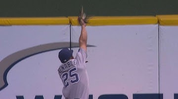 SD@MIL: Venable steals a hit with great leaping catch