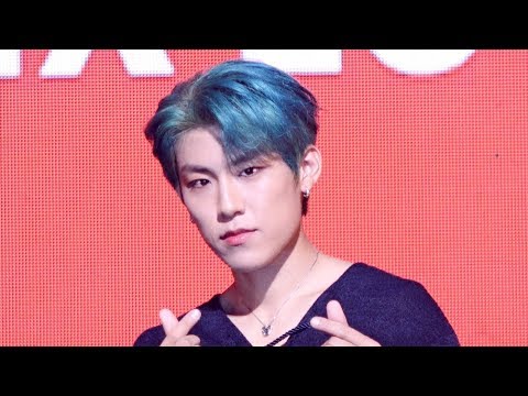 [<strong>HD직캠</strong>] 에이비식스(AB6IX), 박우진(<strong>Park</strong> Woo Jin) 개인 포토타임(191007)