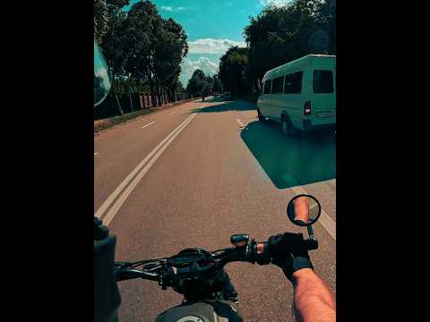 Внимание на маршрутку😄 #motovlog #мотоцикл #scrambler #biker #memes #bikelife #dirtbike #shorts