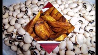 Black Eye Beans and Fried Plantains (Ghana / African Cuisine) /Plantains with Beans Stew ( Red Red)