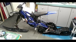 Sur Ron et Track & Go de AD Boivin, résumé de mon Install
Voici le résumé de linstallation de mon kit de chenille Track & Go de AD Boivin!
Prochain Video: Je vous promet quil sera sur la neige !! Sur Ron et Track & Go de AD Boivin, résumé de mon Install