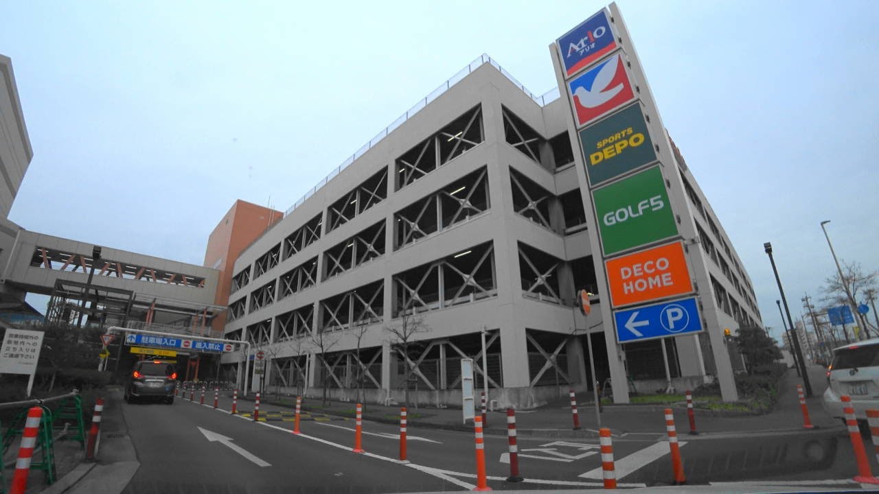 [ 4K ]〈イトーヨーカドー 加古川店〉の立体駐車場に入りました。 I entered the multi-story parking lot of Ito-Yokado Kakogawa .