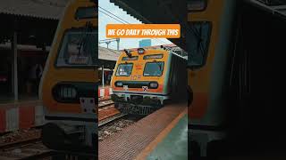 Hume roz Mumbai me isi tarike se travel karna hota hai #mumbaikar #mumbairailwaystation