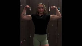 Model Huge Biceps 792.