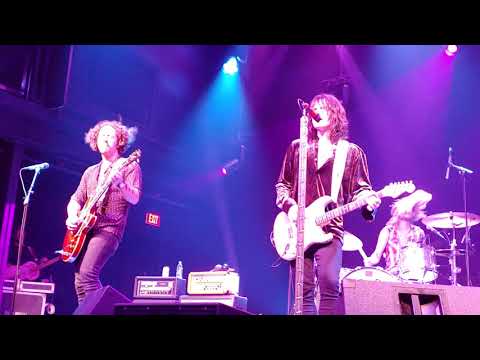 Tyler Bryant & The Shakedown - Weak and Weepin' - Live The Vogel