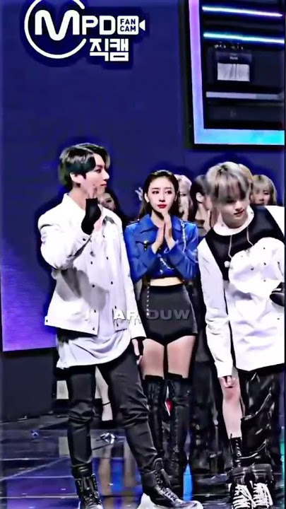 The way all bowed as jungkook turned back😌🥺so respectful