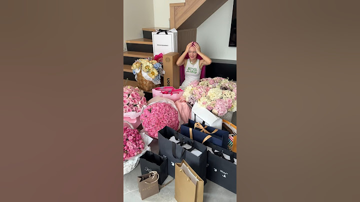 Розпаковка подарунків на ДН😍🎁