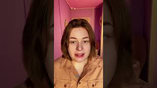 Вопрос психологу: одноклассница до старости с мамой, семью не построила, это заболевание?