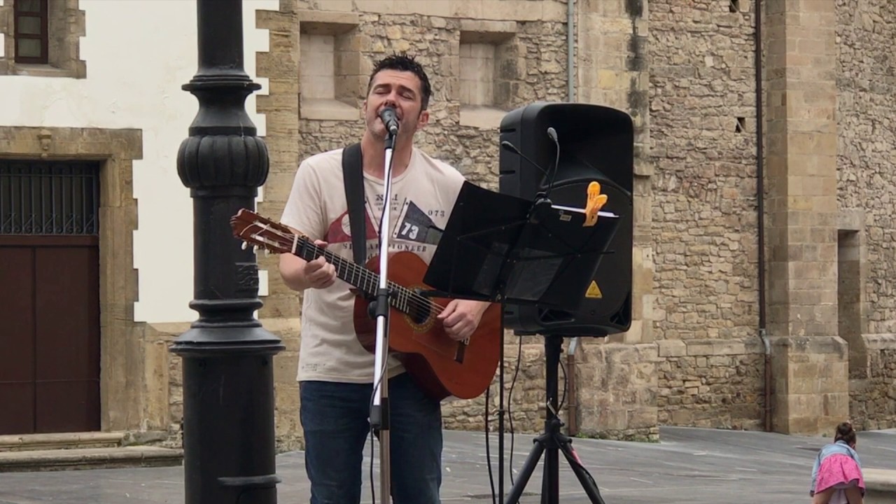 YOLANDA - GUITARRA Y VOZ