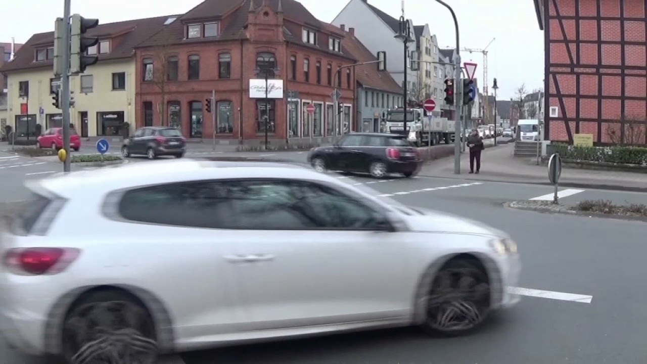 STILLSTAND AUF DER A5: WELT-Reporter steckt 18 Stunden im Stau – Schnee sorgt für Verkehrschaos