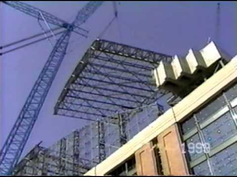 1999 Blue crane collapse at Miller Park, kills three iron workers - YouTube