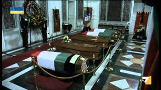 Download Lagu VI PERDONO MA INGINOCCHIATEVI - FILM EVENTO LA7 MP3