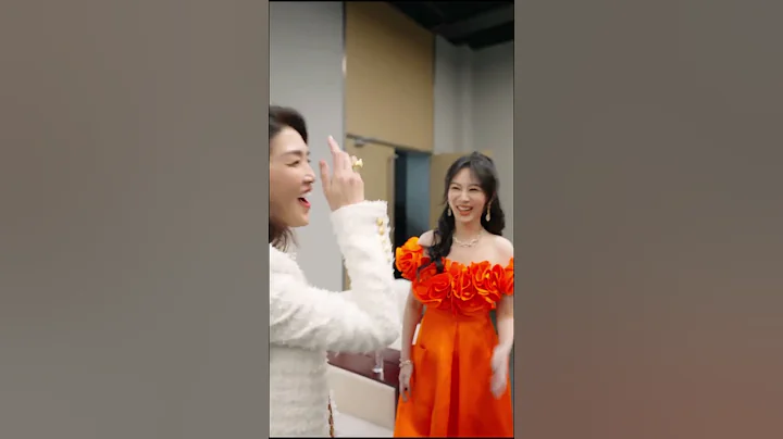 杨紫 2023时尚芭莎年度派对 后台花絮  Yang Zi 2023 BAZAAR ICONS Backstage BTS - 天天要闻