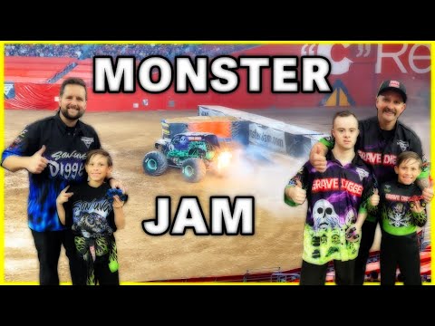 Monster Jam is back in Glendale AZ | State Farm Stadium | D&D Family