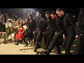 البنت اللبنانية بس تنزل عالدبكة بتتحدى ألف زلمة | Girl Dabke