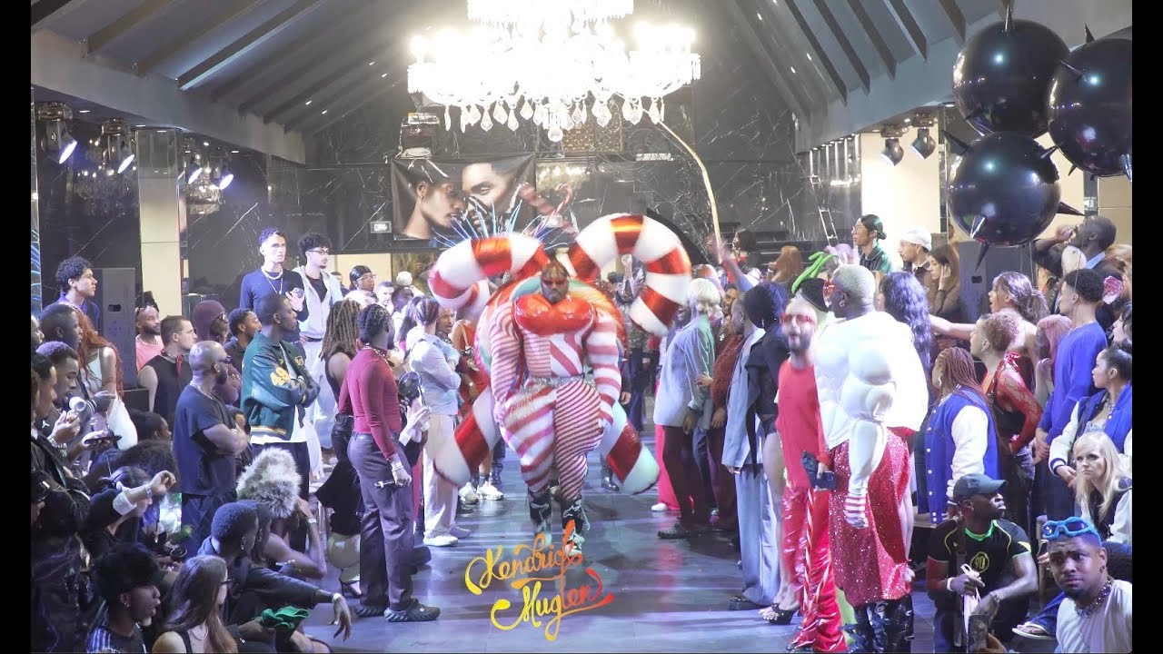 1K AA RUNWAY THE W BALL