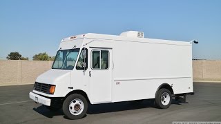 1999 GMC P30 14' Gas Step Van