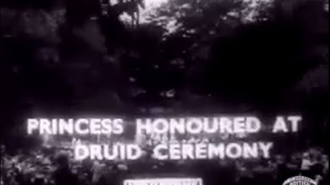 Queen, Princess Elizabeth Saxe-Coburg Gotha initiated into the Druid Order (1946)