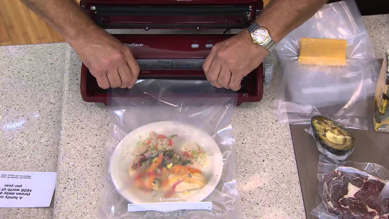 FoodSaver Compact Full Size Vacuum Sealer with 70 Bags with David