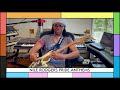 Capture de la vidéo Nile Rodgers - The Story Behind "I'm Coming Out" | Pride 2020 🌈🎶