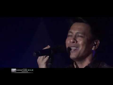 Noah ft Iwan fals - Yang terlupakan (Live Signature Moment)