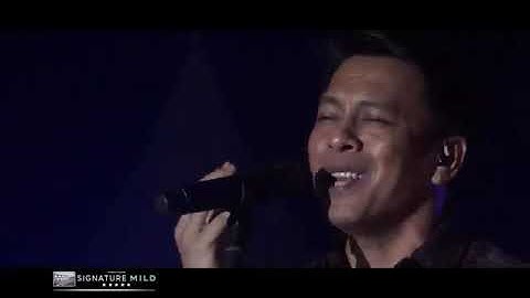 Noah ft Iwan fals - Yang terlupakan (Live Signature Moment)