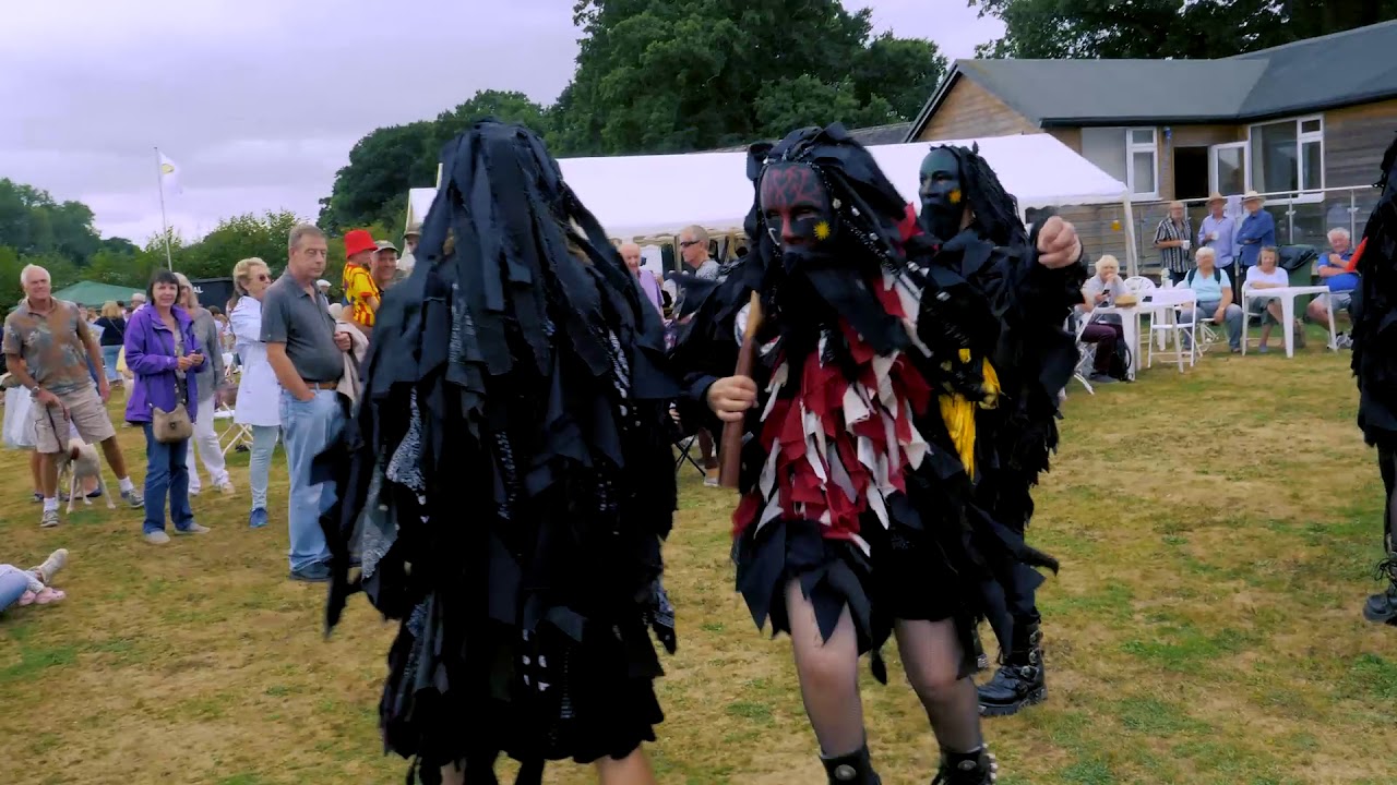 Musicians From Mythago Morris Side Perform At The Lewes Folk