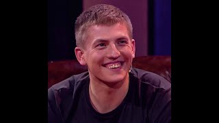 Видео Алексей Щербаков перелезает через забор в костюме!! ШОУ 1 часть! (автор: Wooow Memes)