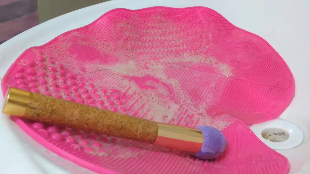 ASMR Cleaning my makeup brushes and sponge (no talking) YouTube