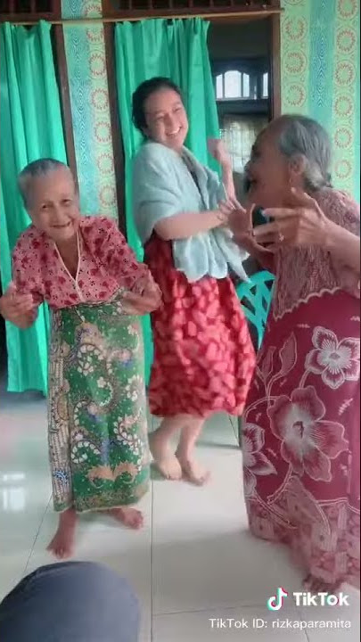 VIRAL!!!Lucu goyangan nenek ini bikin ketawa