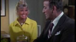 Video thumbnail of "Doris Day Tony Bennett I Left My Heart in San Francisco"