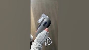 This Rechargeable Electric Lint Remover is the game-changer you need! 👕🧦 #lintremover #winter